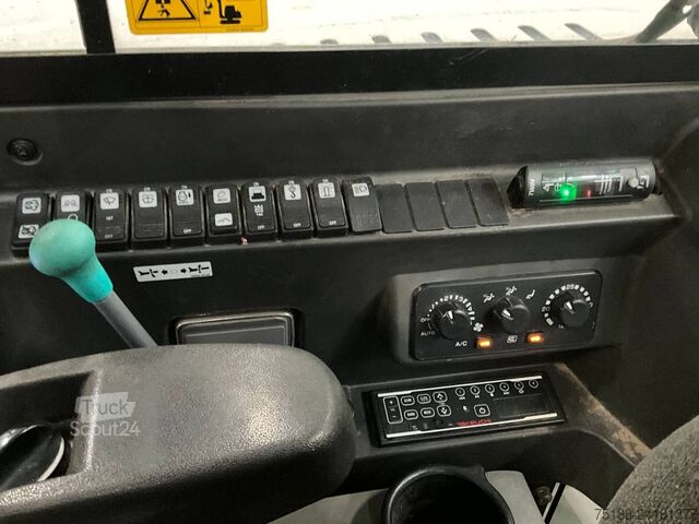 Midi ekskavators Takeuchi TB 290-2