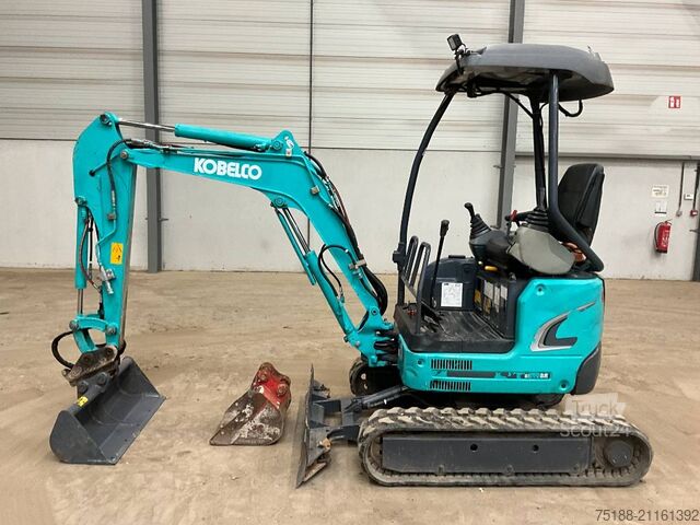 Minibagr Kobelco SK 17 SR-3