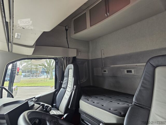 Standaard-SZM Volvo FH 460 / 4X2 / I-PARK-COOL / RADIO-REMOTE