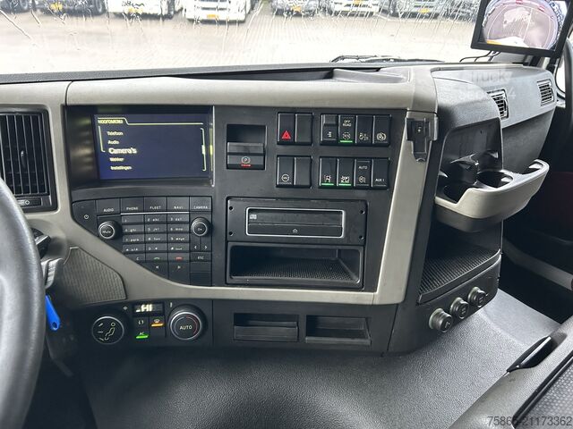 Standaard-SZM Volvo FM 370 Globetrotter / 960 dkm / 2 Tanks / Full ...