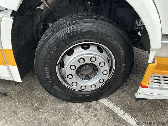 Standaard-SZM Volvo FM 370 Globetrotter / 960 dkm / 2 Tanks / Full ...