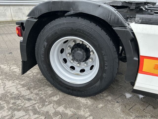 Standaard-SZM Volvo FM 370 Globetrotter / 960 dkm / 2 Tanks / Full ...