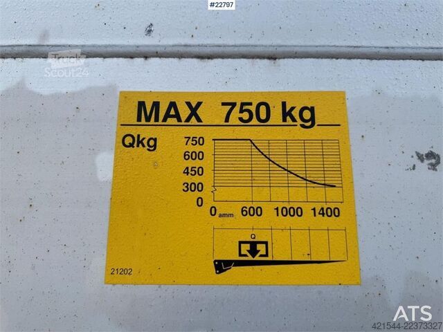 Iveco 35S16 Box truck w/ side door and lift
