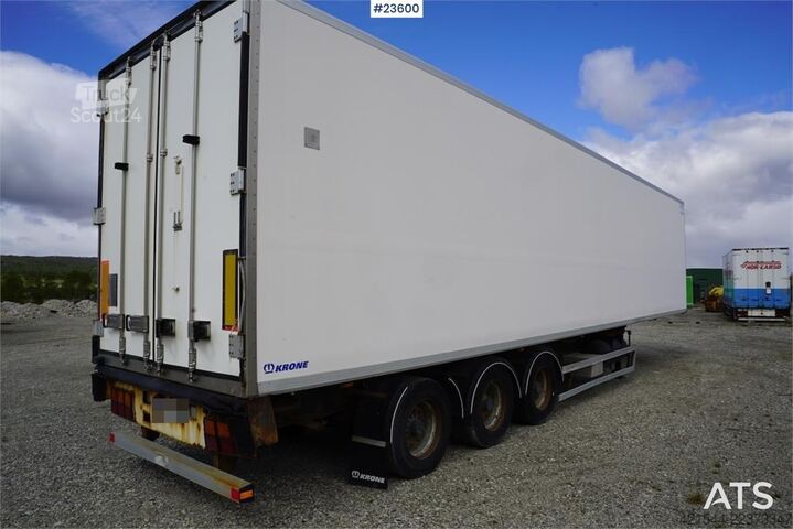 Box body Krone curtain-side trailer with full side opening