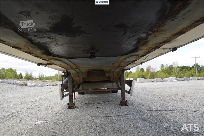Box body Krone curtain-side trailer with full side opening