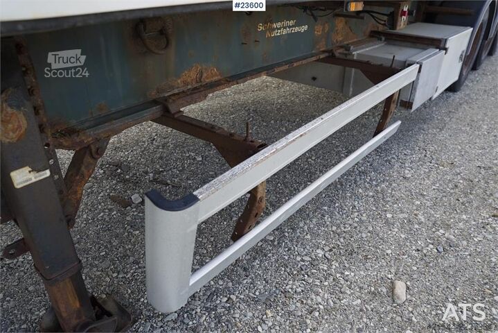 Box body Krone curtain-side trailer with full side opening