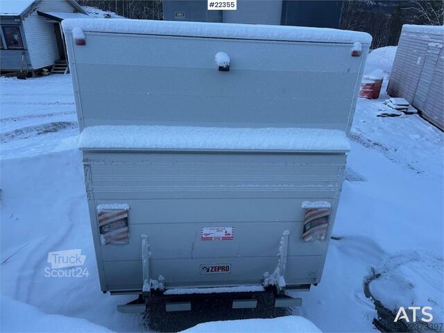  Iveco Daily box truck w/ lift and 2 sets of tires – Will
