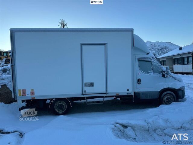  Iveco Daily box truck w/ lift and 2 sets of tires – Will