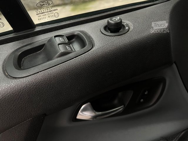 Minibus FORD Transit Custom 2.0 TdCi L1H1 9Sitze Motor Defect