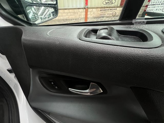 Minibus FORD Transit Custom 2.0 TdCi L1H1 9Sitze Motor Defect