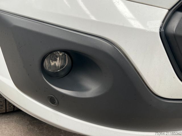 Minibus FORD Transit Custom 2.0 TdCi L1H1 9Sitze Motor Defect