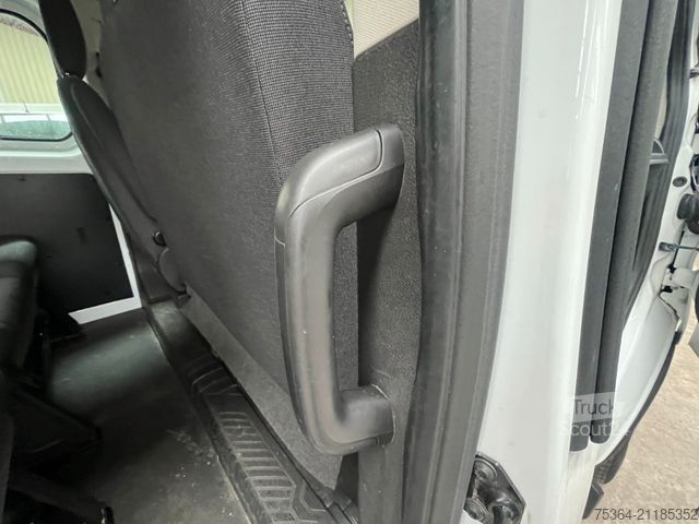 Minibus FORD Transit Custom 2.0 TdCi L1H1 9Sitze Motor Defect