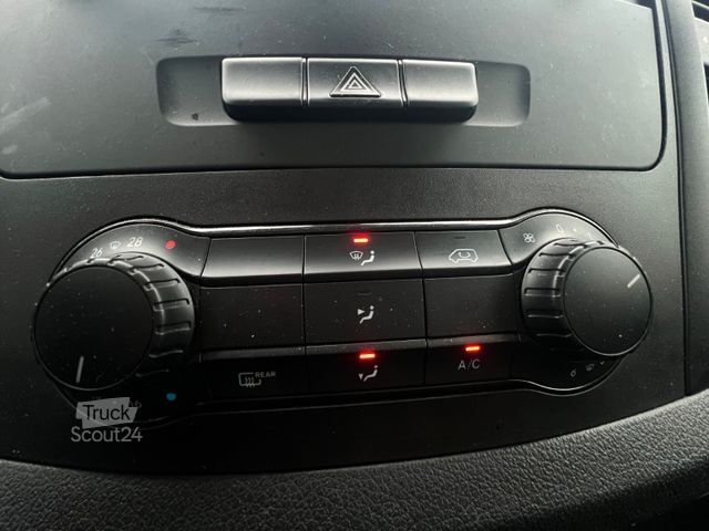 Minibuss MERCEDES-BENZ Vito 111 Cdi BlueTEC 9 Sitze Klima Navi Tempomat