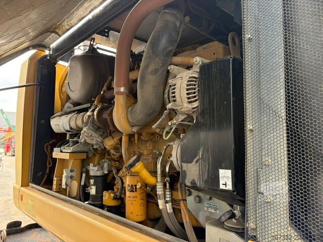 Escavadora de rodas Caterpillar M318F
