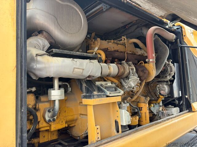 Escavadora de rodas Caterpillar M318F