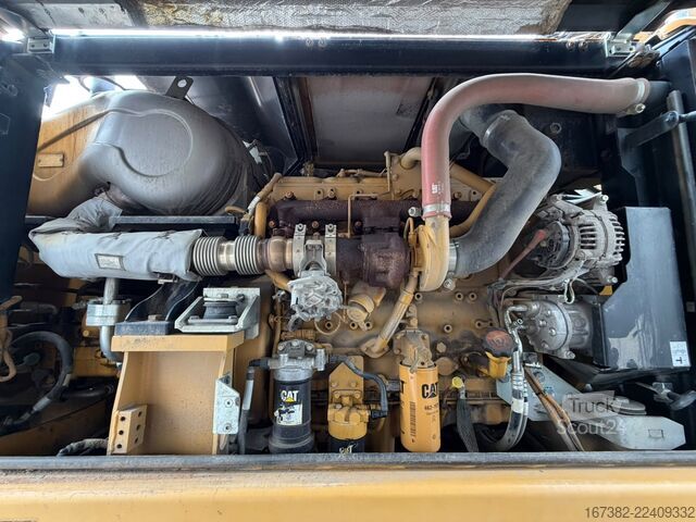 Escavadora de rodas Caterpillar M318F
