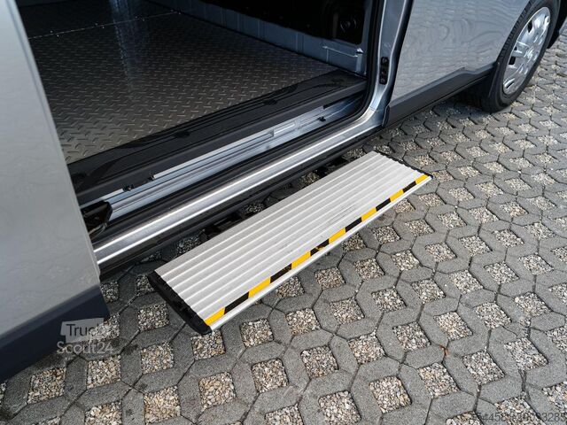 Minibús Maxus Deliver 7 Diesel L2H1 FWD Luxury LED Klima RFK SHZ