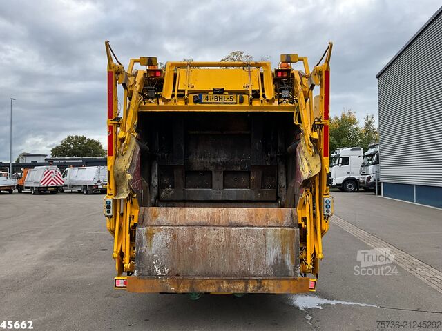 Refuse collection vehicle Volvo FM 330 Euro 6 Geesink 22m³