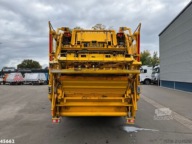Refuse collection vehicle Volvo FM 330 Euro 6 Geesink 22m³