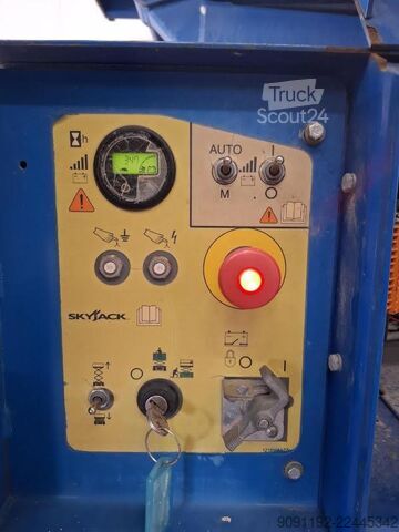 Ascensor cu foarfecă SkyJack SJ6832 RTE