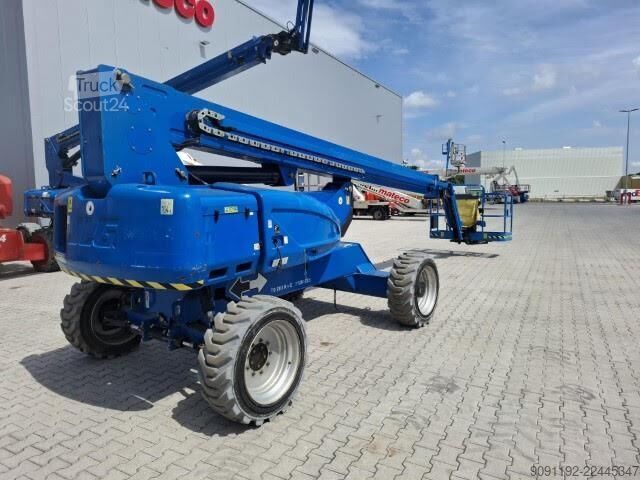 Platforma telescopică JLG E600JP