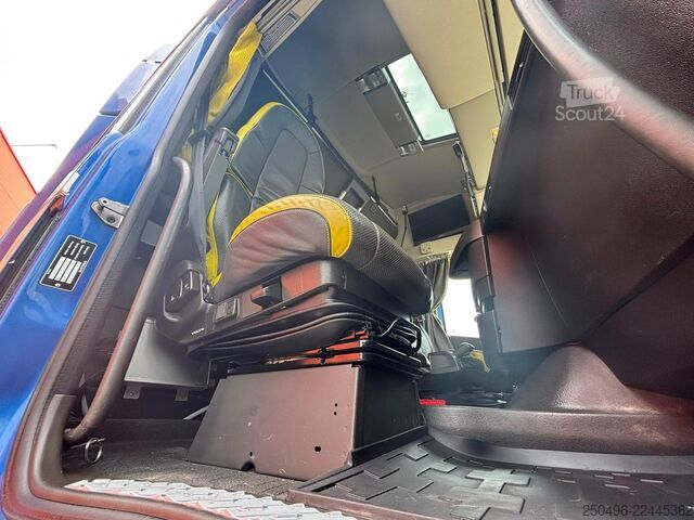 Kippisäiliö Volvo FH16 750 6x4 RETARDER / TANDEM AXLE LIFT / BIG ...