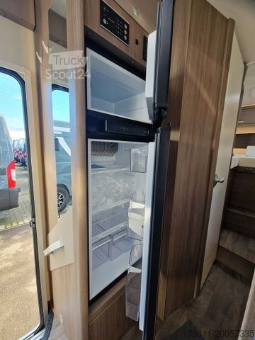 Autorulotă integrată CARADO i338 pro+ Automat Markise LTE Paket