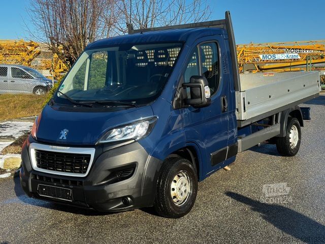 Pick-up van PEUGEOT Boxer Pritsche 335 L2 BlueHDi 130