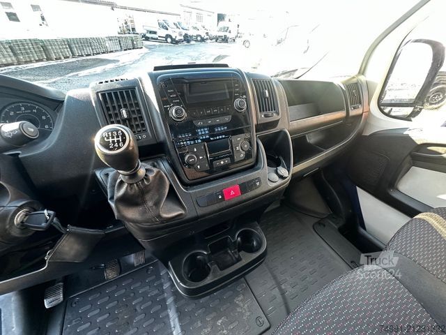 Pick-up van PEUGEOT Boxer Pritsche 335 L2 BlueHDi 130