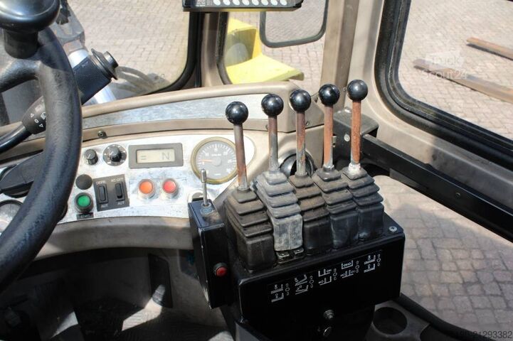 Carrello elevatore Svetruck 15120