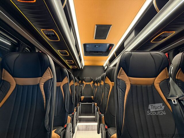 Ploščati dostavnik Mercedes Sprinter 519 CDI LuxuryLine Minibus