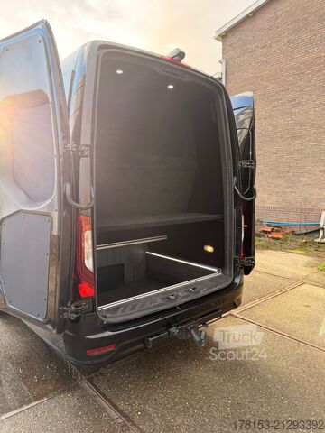 Ploščati dostavnik Mercedes Sprinter 519 CDI LuxuryLine Minibus