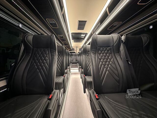 Ploščati dostavnik Mercedes Sprinter 519 CDI LuxuryLine Minibus