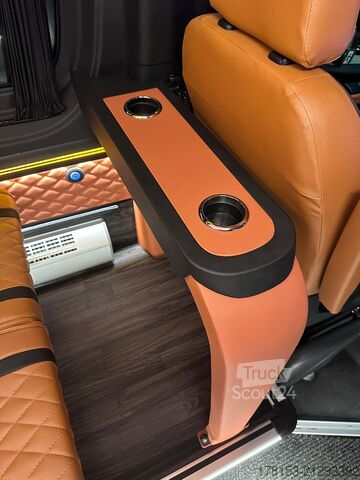 Ploščati dostavnik Mercedes Sprinter 519 CDI LuxuryLine Minibus