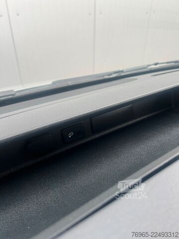 Фургон с высокой крышей MERCEDES-BENZ Sprinter 215 9G-TR HOCH+LANG KLIMA 3-SITZ KAMERA