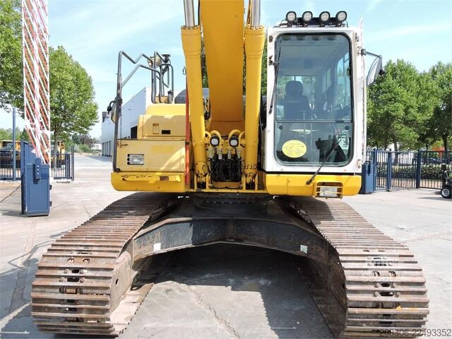Pásové rýpadlo KOMATSU HB215 + GPS