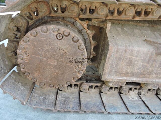 Pásové rýpadlo KOMATSU HB215 + GPS