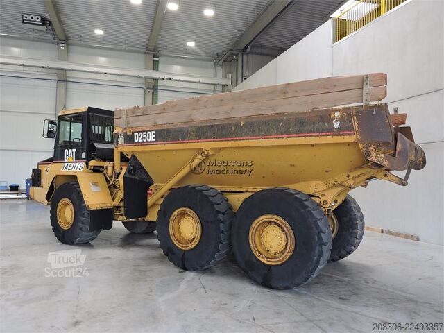  CATERPILLAR D250E