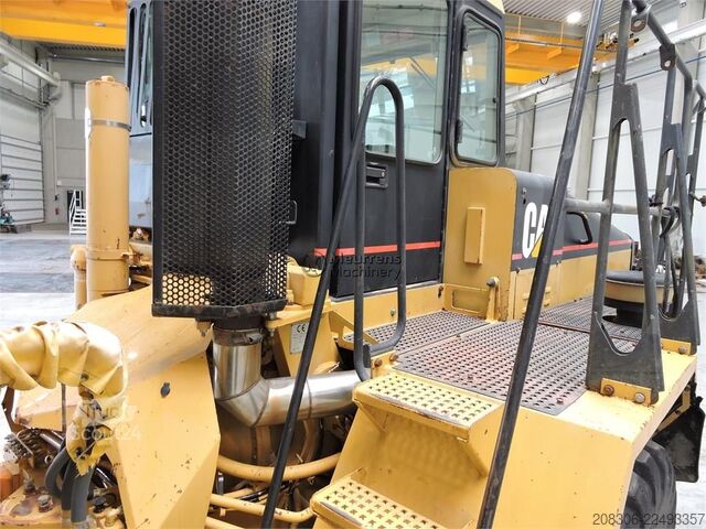  CATERPILLAR D250E