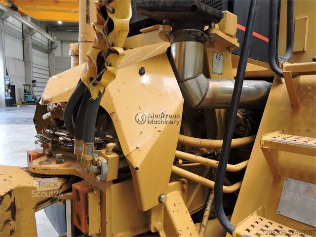  CATERPILLAR D250E