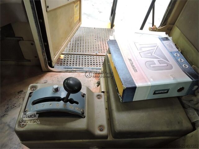  CATERPILLAR D250E