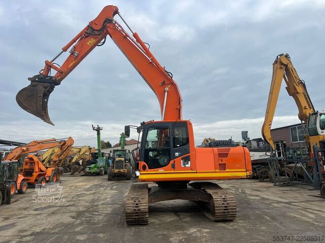 Excavadora sobre orugas Komatsu HB 215 LC-1