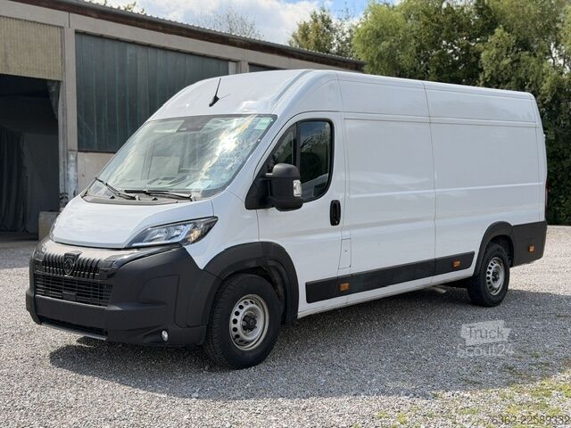 Furgão de caixa alta e longa distância entre eixos Peugeot Boxer Kasten 435 L4H2  180 AUT/NAvi/PDC
