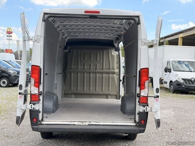 Furgão de caixa alta e longa distância entre eixos Peugeot Boxer Kasten 435 L4H2  180 AUT/NAvi/PDC