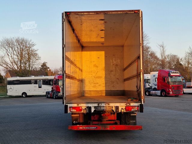 Bőrönd Scania R580 V8 Topline 6x2 - Box with sidedoors - Reta...