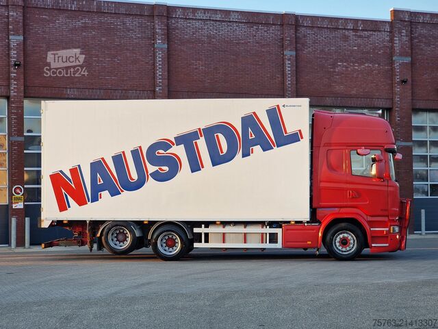 Bőrönd Scania R580 V8 Topline 6x2 - Box with sidedoors - Reta...