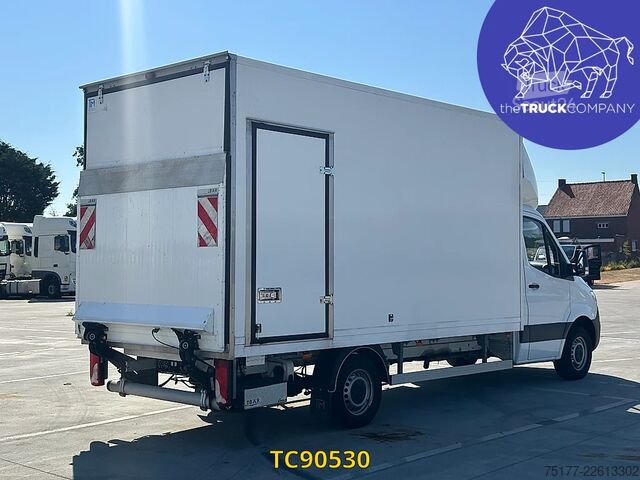 Valise Mercedes-Benz Sprinter 317 CDI KOFFER MET LIFT - AUTOMAAT