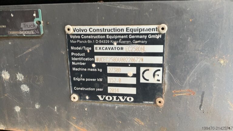 Kettenbagger Volvo EC250DNL with 3 excavator buckets