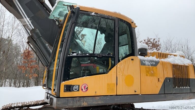 Kettenbagger Volvo EC250DNL with 3 excavator buckets