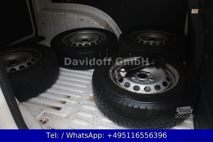 Furgone VW Nr.B59 Caddy 1.Hand / Klima / AHK / Scheckheft